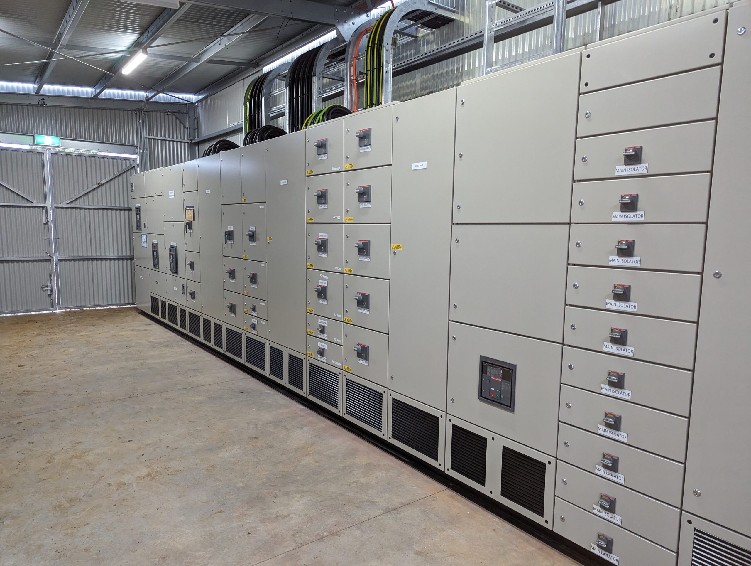 Maxitrans switchboard installation
